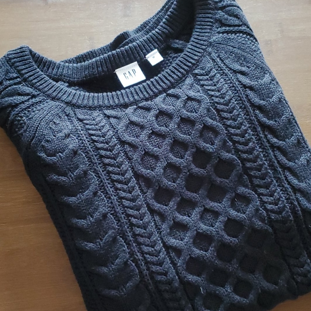 GAP Cable Knit Sweater Size: M - NEW